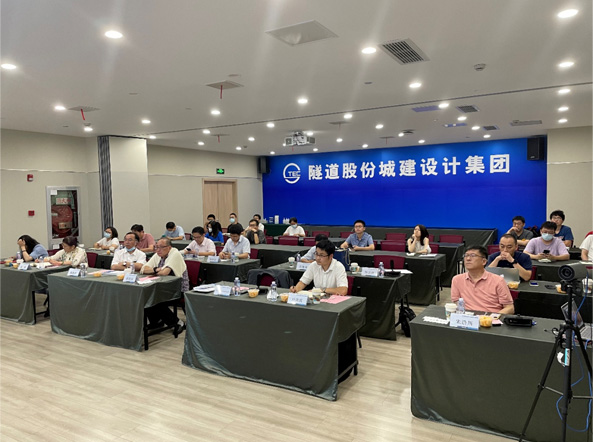 朱瓏瓏董事長(zhǎng)受邀出席“雨水、污水、污泥管理-德國(guó)最新發(fā)展趨勢(shì)”講座(圖2)